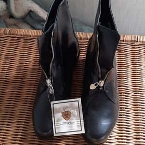 NEW women's Ariat paddock boots